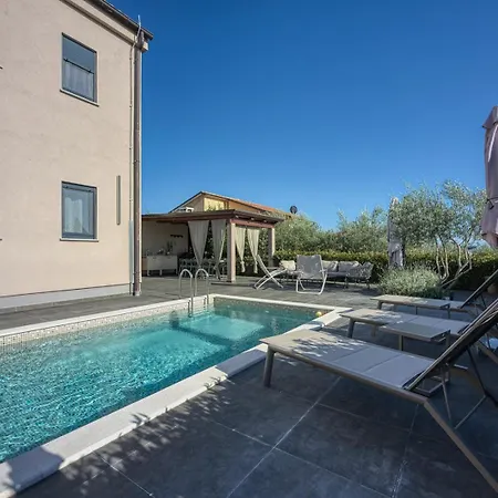 Daire Abrega With Private Pool