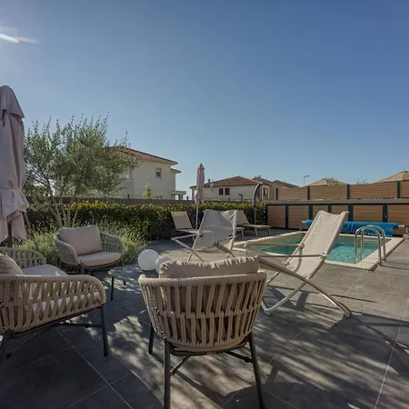 Abrega With Private Pool