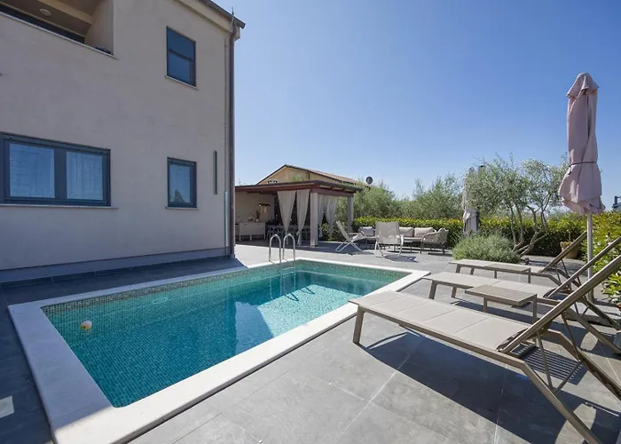 아파트 Abrega With Private Pool Tar-Vabriga