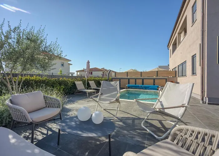 아파트 Abrega With Private Pool